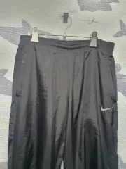 Nike(ナイキ） スウッシュ ウーブンパンツ L 黒