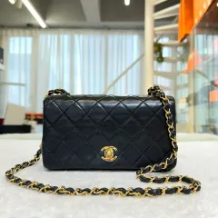 Chanel(シャネル) ラムスキン マトラッセ ミニチェーンフラップバッグ 黒金具 17 バンドル- G102301