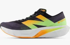 ニューバランス フューエルセル レベルv4 新品