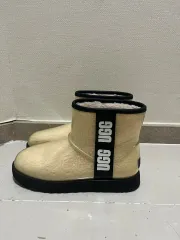 UGG(アグ) クリア uk5 サイズ 240