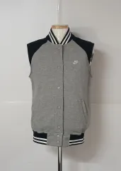 66 ) ナイキ スポーツウェア ボタンタイプ ベスト