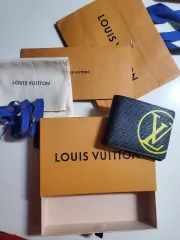 Louis Vuitton(ルイヴィトン) エピ LV 黄色 サークルロゴ 二つ折り財布