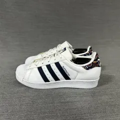 アディダス SUPERSTAR レディース (225mm) / s10379 / 状態