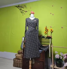 ビッグサイズ/デートルック ／ オフィスルック/スリムフィット/ ベルト ストラップ/ サイドスリット/ ミディ ワンピース