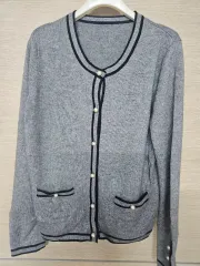 女性用ニットカーディガン