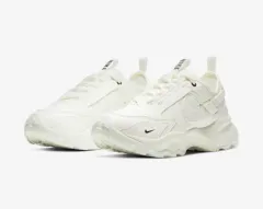 未開封 NIKE(ナイキ) TC7900 白 出品