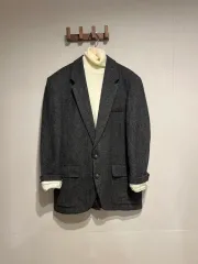 ウール 100 % ヘリンボーン オーバーサイズ ジャケット (クローズショット付き)