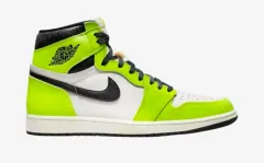 NIKE(ナイキ) エア ジョーダン 1 レトロ ハイ OG ボルト 285 新品