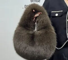 新品 フェイクファーバッグ