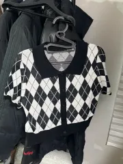 ハイティーン アーガイル柄 クロップド ニット ベスト