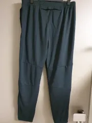 新品 正規品 Nike(ナイキ） パンツ