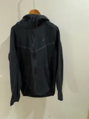 ナイキ フーディー ジップアップ