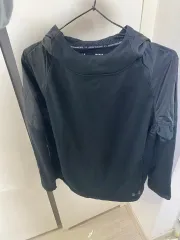 UNDER ARMOUR(アンダーアーマー) M サイズ 新品 黒 フード付きTシャツ