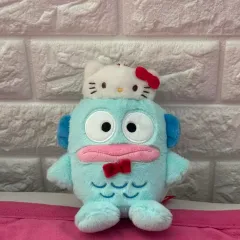 50 記念日 ハローキティの帽子をかぶっている ハンギョドン 人形