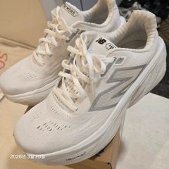 ニューバランス ウール ランニングシューズ