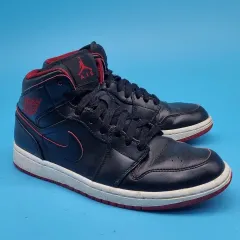 ナイキ ジョーダン1 レトロ ミッド 255