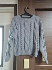 グレー 基本 ケーブル編みニット Free