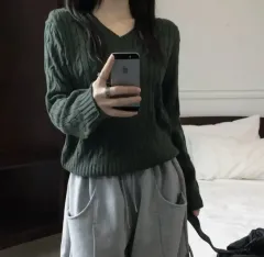 Vネック ケーブル編み ニット