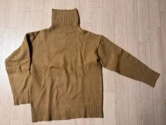 茶色 タートルネック ニット 出品