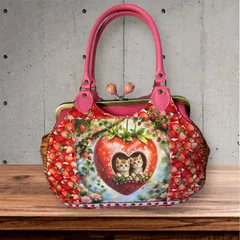 ハンドメイド　24cmあおりがま口バッグ　いちご柄ピンク　ストロベリー　大容量　いちごハウスのティータイム　猫　パネル生地
