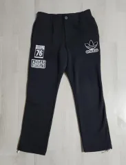 (着用画像) アディダス ロゴ スウェット パンツ ブラック