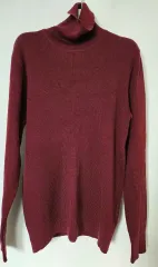 濃いワイン色 タートルネック