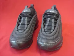 235 NIKE(ナイキ) エアマックス 97 黒 白 サイズ