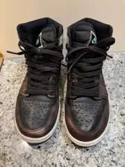 NIKE(ナイキ) ジョーダン 1 レトロ ハイ OG さび シャドウ 555088 ー 033 24