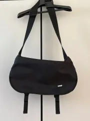 핍스 メッセンジャーバッグ