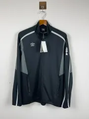 チョイス製品 umbro(アンブロ) x ジャンバルド コラボ スリムフィット ライン ニットスーツ 105