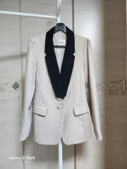 ベージュ 黒 カラー ジャケット シーズン半ば用 スーツ