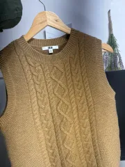 M UNIQLO ユニクロ ブラウン 茶色 ベスト