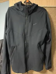 Nike(ナイキ） フード付き ジップアップパーカー 出品