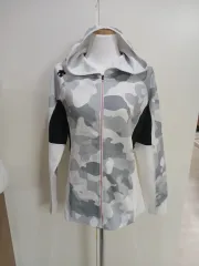 DESCENTE(デサント) レディース 春と夏用 フードジャケット 新品