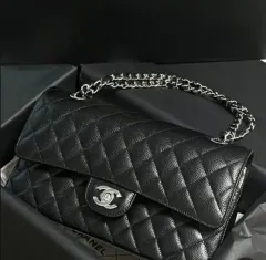 Chanel(シャネル) クラシック ネムスキン ミディアム シルバー金具