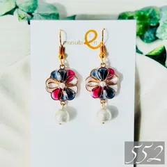 新作【552】フラワー キャンディ 桃色 青色 ピンク ブルー 春 コットンパール ハンドメイド ピアス イヤリング 揺れる キラキラ 華奢 大人可愛い マーガレット ヒナギク 雛菊 デイジー ステンドグラス風 昭和レトロ