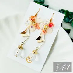 新作【541】フラワー 蝶々 ピンク オレンジ ホワイト 春 ハンドメイド ピアス イヤリング ディップアート ディップフラワー アメリカンフラワー ワイヤーフラワー 揺れる キラキラ 大ぶり 大人可愛い ドライフラワー ラメ