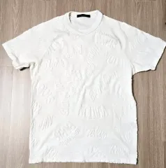 Louis Vuitton(ルイヴィトン) タオルで拭く 刺繡 Tシャツ