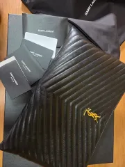 YVES SAINT LAURENT(イヴ・サンローラン) クラッチ 金具 ラージ 正規品