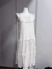 紐 白 ワンピース