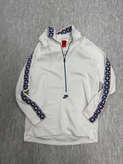 100 Nike(ナイキ）