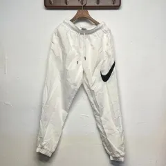 ナイキ (ウィメンズ) BIG スウッシュ ナイロン パンツ