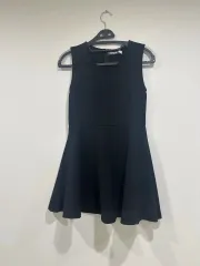 ブラックミニドレス