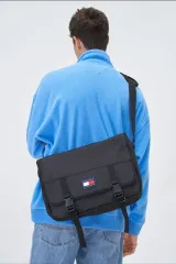 Tommy Hilfiger(トミーヒルフィガー) メッセンジャーバッグ (ネゴ 可能
