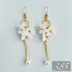 【385】ハンドメイド ピアス イヤリング 春物 桜 フラワー 花びら ホワイト