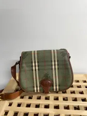 Burberry(バーバリー) クロスバッグ (カーキ)