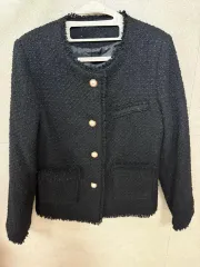 黒 ツイードジャケット 基本