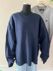 ネイビーボクシーVネックニット（共有）