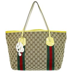 本物 シャネル CHANEL ココマーク タッセル ショルダーバッグ ポシェット スエード レザー ライトイエロー Coco Mark バッグ 中古・ 本物 シャネル CHANEL ココマーク タッセル ショルダーバッグ