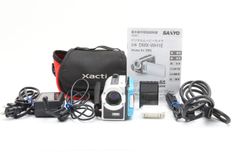 SANYO Xacti DMX-WH1E【説明書・充電器付】 - メルカリ